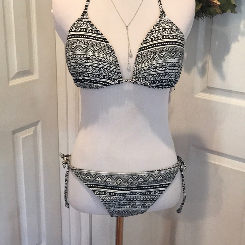 Black and white string bikini bottoms
